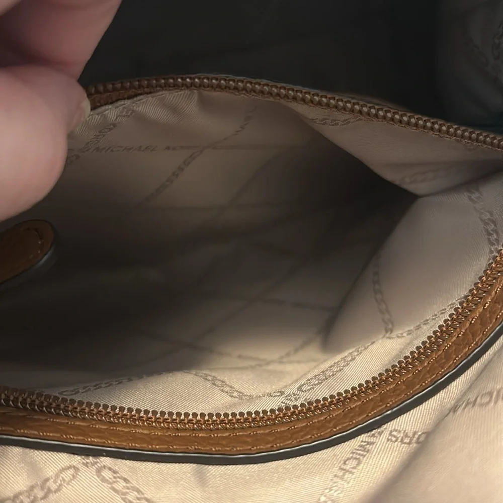 MICHAEL Michael Kors pebbled Leather Large Hobo Shoulder Bag brown gold accents - Picture 8 of 14